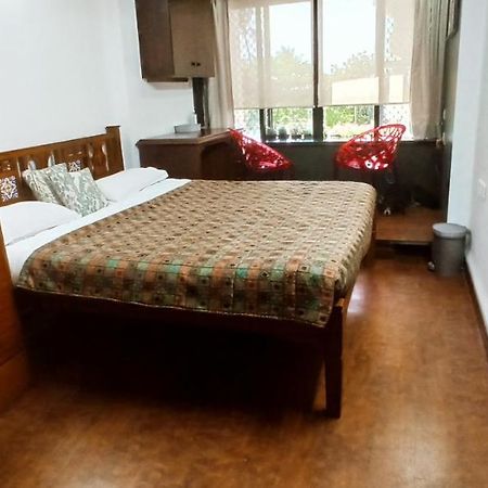 Cozy Private Ac Studio By The Sea Bandstand Bandra W Mumbai Nr Taj Lands End Exterior photo