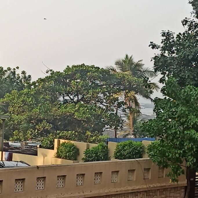 Cozy Private Ac Studio By The Sea Bandstand Bandra W Mumbai Nr Taj Lands End Exterior photo
