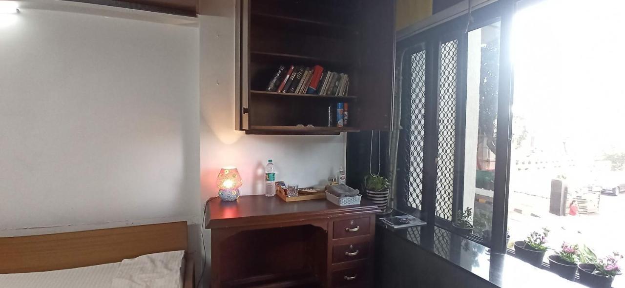 Cozy Private Ac Studio By The Sea Bandstand Bandra W Mumbai Nr Taj Lands End Exterior photo