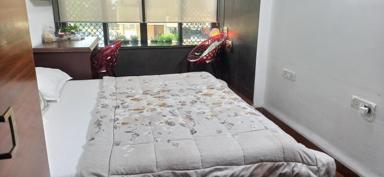 Cozy Private Ac Studio By The Sea Bandstand Bandra W Mumbai Nr Taj Lands End Exterior photo