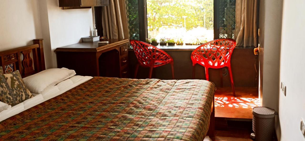 Cozy Private Ac Studio By The Sea Bandstand Bandra W Mumbai Nr Taj Lands End Exterior photo
