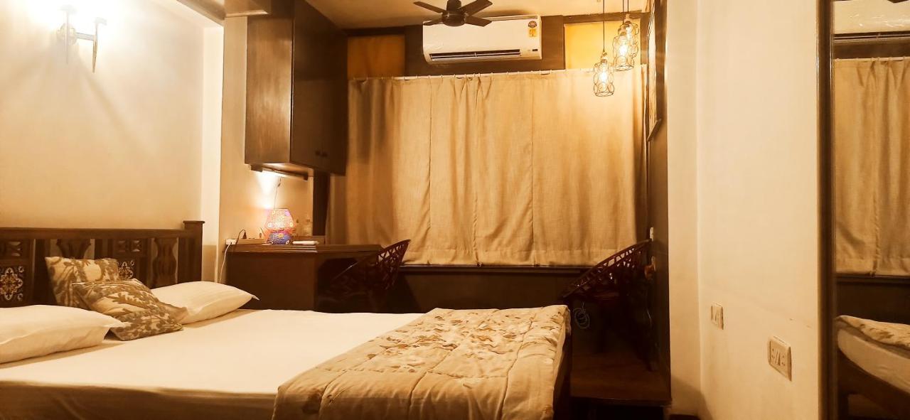 Cozy Private Ac Studio By The Sea Bandstand Bandra W Mumbai Nr Taj Lands End Exterior photo